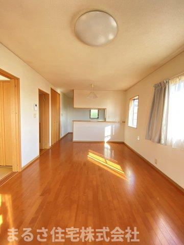 大塚町権現前　中古戸建の居間・リビング