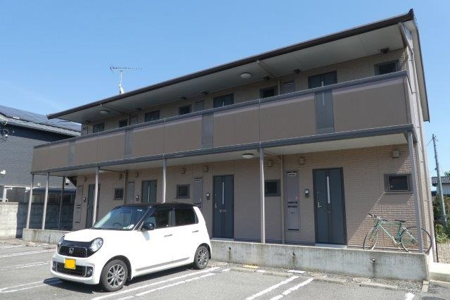 総社市真壁のアパートの外観