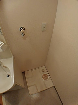 【設備】 | ジョイーレ | 洗濯機置き場