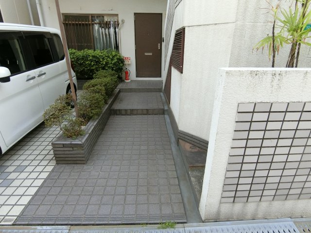 【エントランス】 | パレス丸山