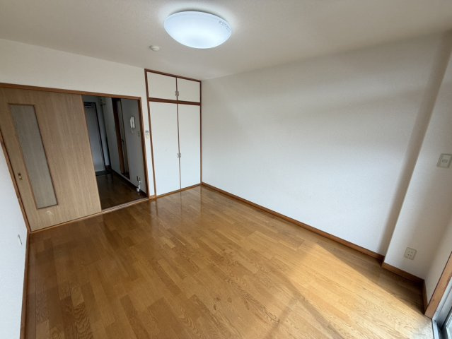 北浜ハイツの洋室