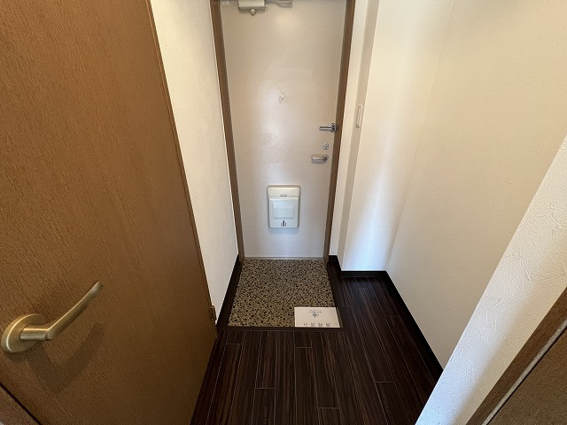 グランパレスパゴダの玄関|収納もある玄関です