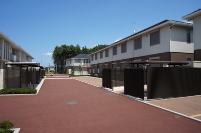 【駐車場】 | 【シャーメゾン】グロリオーサE | 敷地内に各世帯1台分の駐車場がございます。