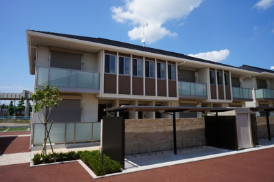 【外観】 | 【シャーメゾン】グロリオーサE | 全戸南向きのE棟です