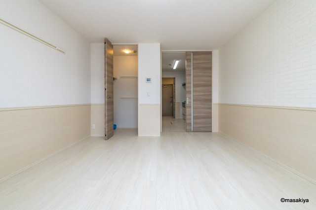 レジデンス令和の居間・リビング