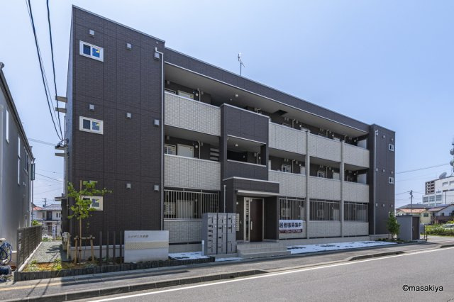 レジデンス令和の外観