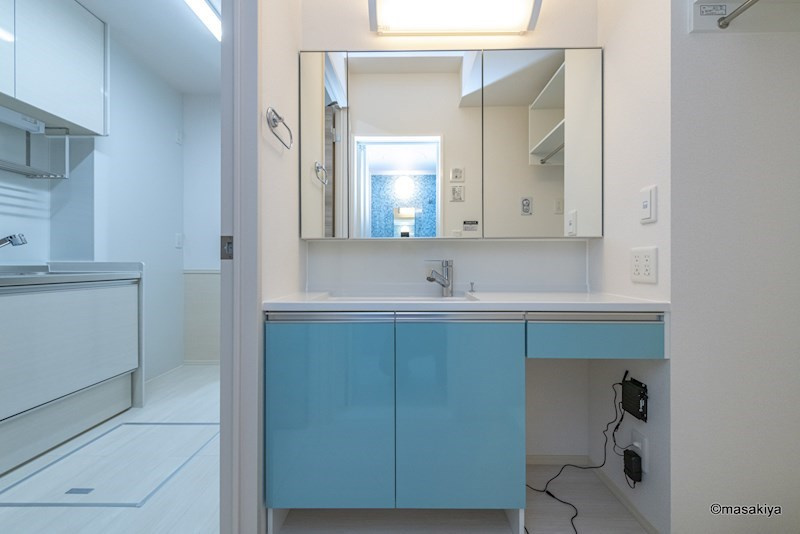 レジデンス令和の洗面所|洗面・脱衣　シャンプードレッサー付