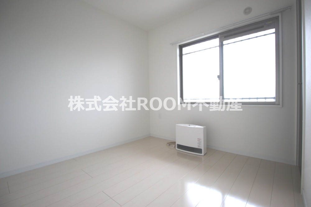 LIEN MON COEUR（ﾘｱﾝﾓﾙｸｰﾙ）の居間・リビング|こちらの居間で趣味の時間をお楽しみください