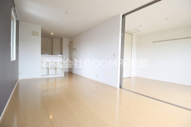 ホームパーティーⅢの洋室|コンパクトで使いやすい洋室です