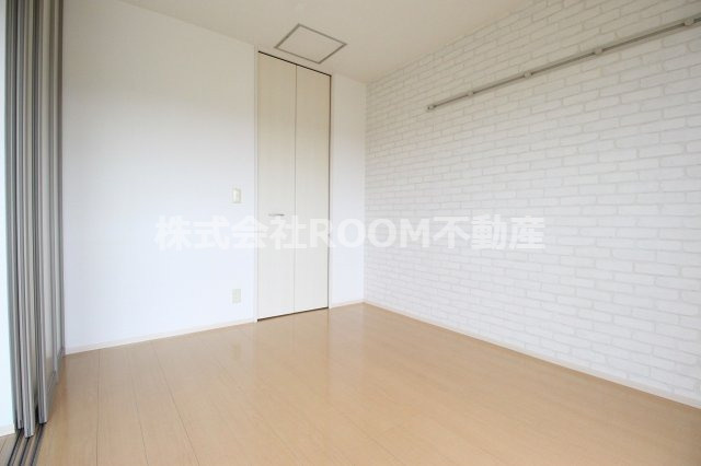 ホームパーティーⅢの寝室|落ち着いた色調の寝室です