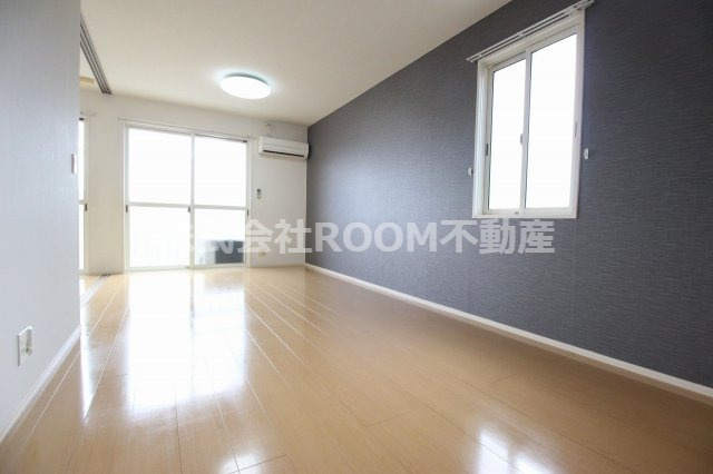 ホームパーティーⅢの居間・リビング|ゆったり過ごせる居間です