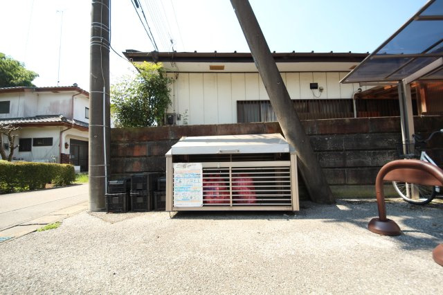 ウィステリア府所のその他共用部分|敷地内ゴミ置場です