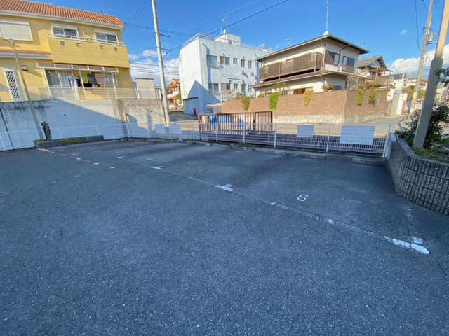 サンモールの駐車場