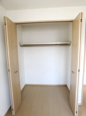 クレールE棟の収納|同物件別部屋