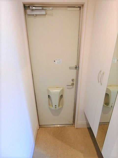 レ・ブルーの玄関