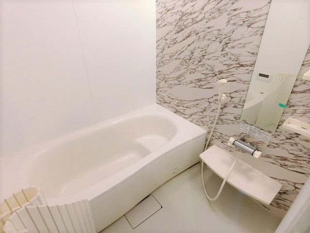 レ・ブルーの浴室