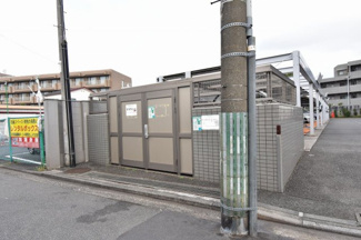 【その他共用部分】 | ゴミ置き場です。
敷地内にあるのでゴミ出しが楽ちんです。
