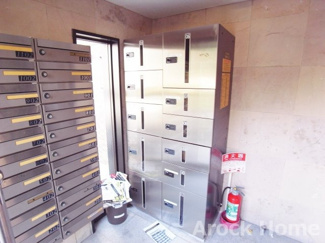 【その他共用部分】 | 嬉しい宅配ボックス付きです