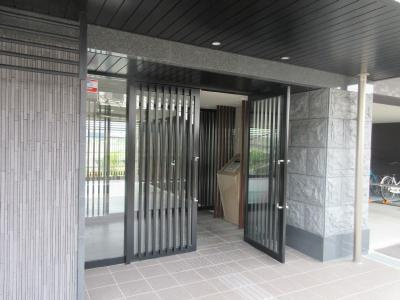 プレサンス京都鴨川のエントランス