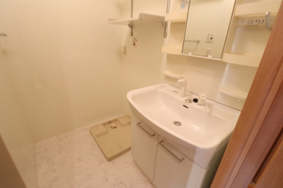 【洗面所】 | カメリア武蔵藤沢 | 使いやすい洗面所です