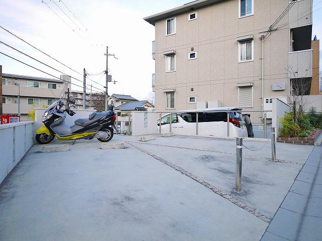 ヴィル　アンシェンヌの駐車場|カースペースがあります