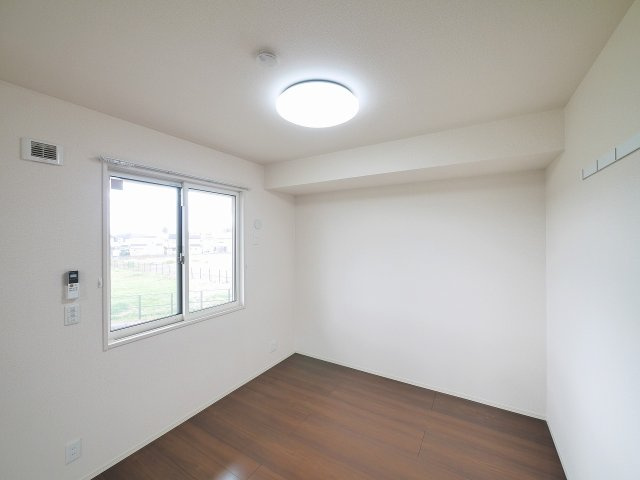 グランデ・フェリーチェ　R棟の洋室|使い勝手のいい洋室です