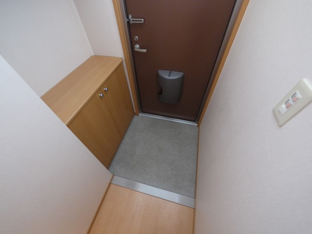 サニーハイツ（州見台）の玄関|落ち着いた玄関です