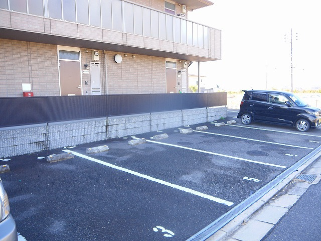 サニーハイツ（州見台）の駐車場|駐車場に車を止められます