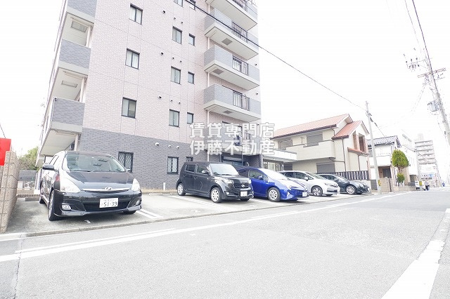 シャトレの駐車場