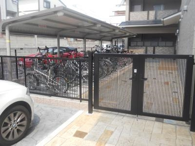 ルミエール西洞院の駐車場