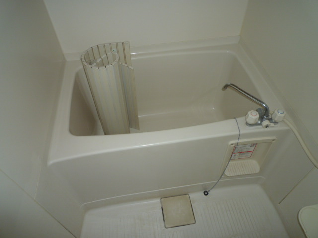 ウエスト・ベルジュＡの浴室