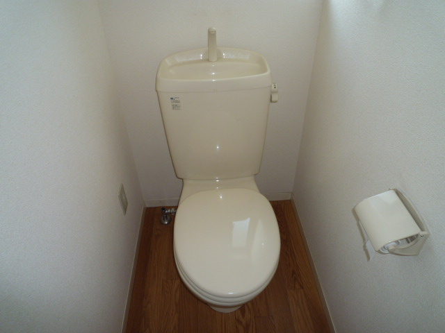 倉敷市新田のアパートのトイレ|シャワー付きトイレに変更