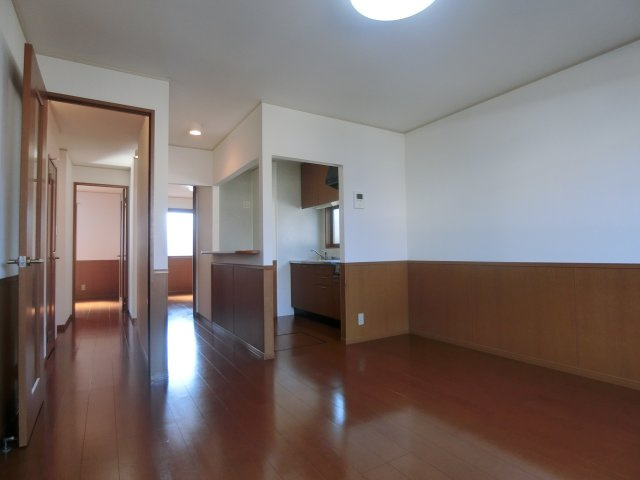 ファミールSの居間・リビング