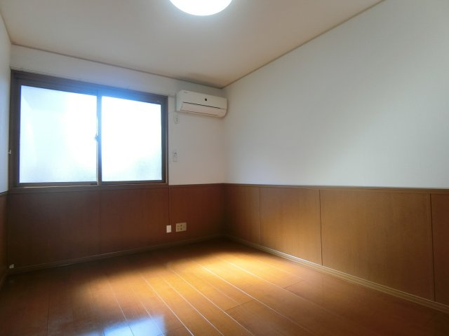 ファミールSの洋室