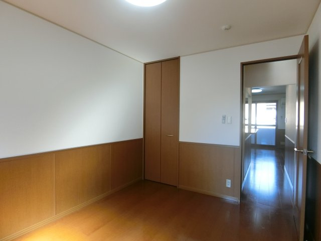 ファミールSの洋室