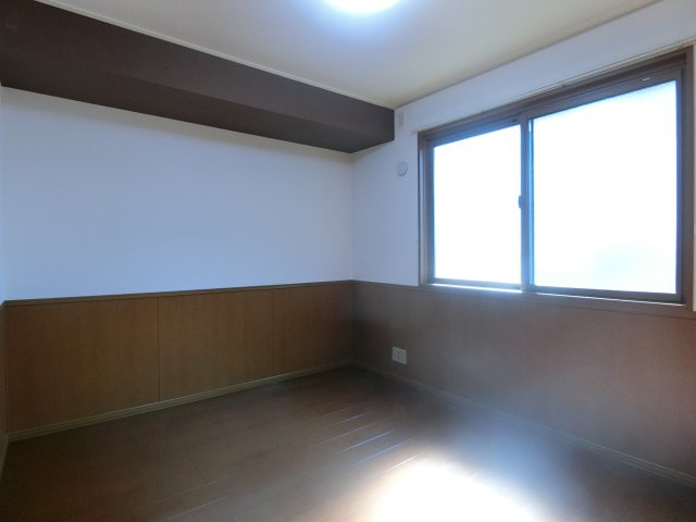 ファミールSの洋室