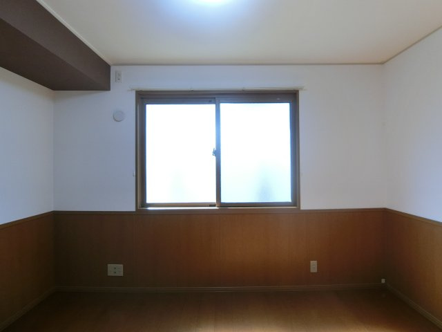 ファミールSの洋室