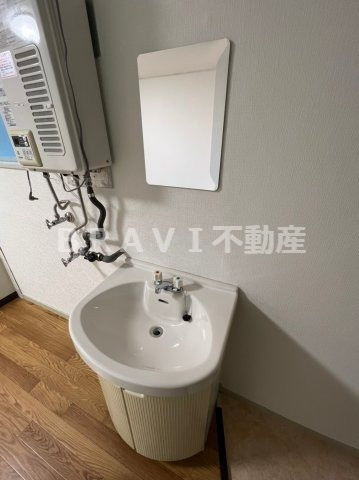 パークハイツ　BRAVI不動産の独立洗面台|【パークハイツ】独立洗面台、朝の身支度には欠かせません