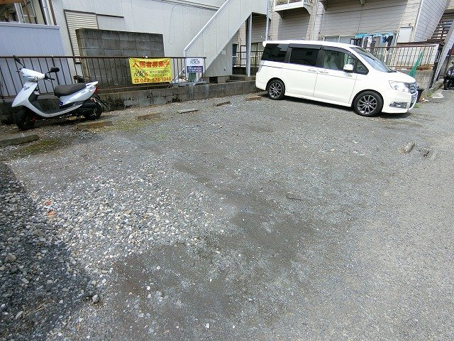 シティハイムアプリコットの駐車場