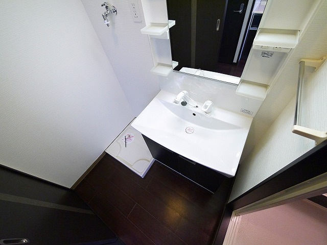 グランディール三条の洗面所