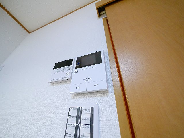 南紀寺町5丁目貸家のセキュリティ|お顔が見えるモニター付きインターホンもございます。