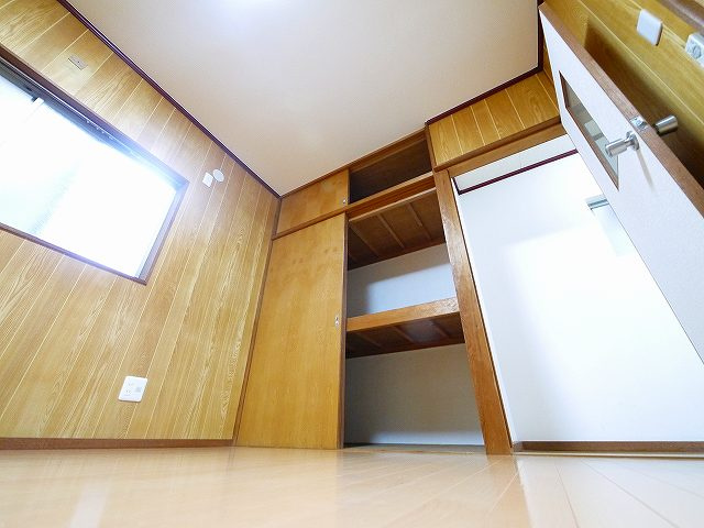 南紀寺町5丁目貸家の収納|収納スペース豊富です