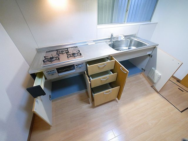 南紀寺町5丁目貸家のキッチン|きれいなキッチンです