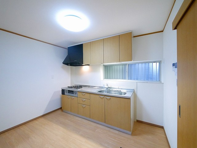 南紀寺町5丁目貸家のキッチン|使いやすいキッチンです