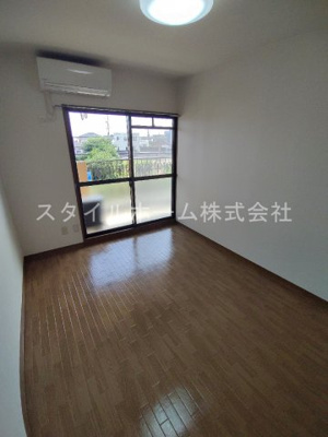 【洋室】 | サンテラス福井 | 別部屋写真です。