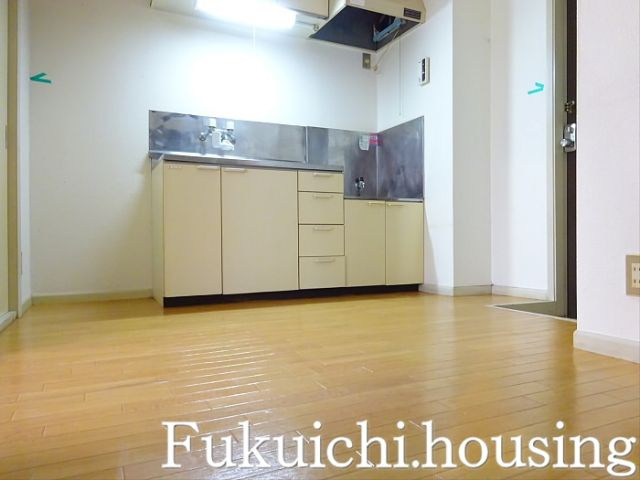 鈴木ハイツのエントランス