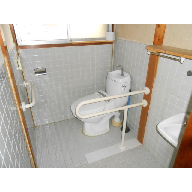 瑞穂市堀野貸家のトイレ