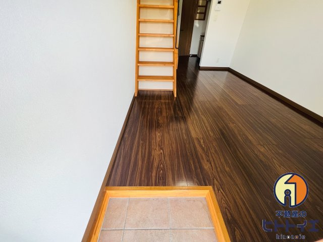 モデスティ五反田の玄関