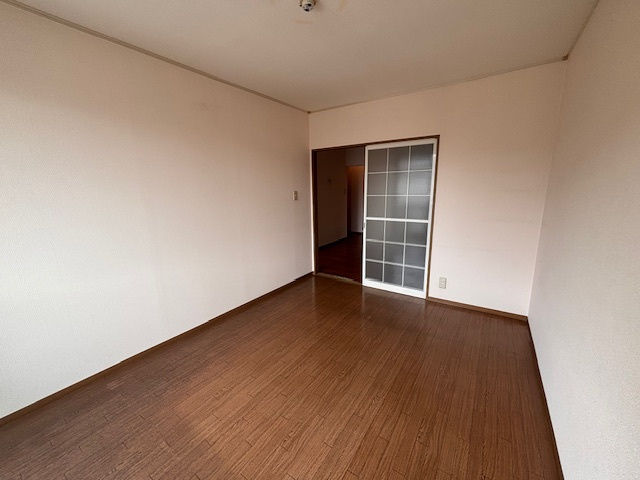 パークヒルズ春日丘の洋室