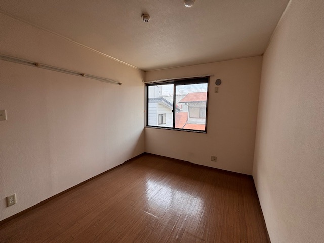 パークヒルズ春日丘の洋室